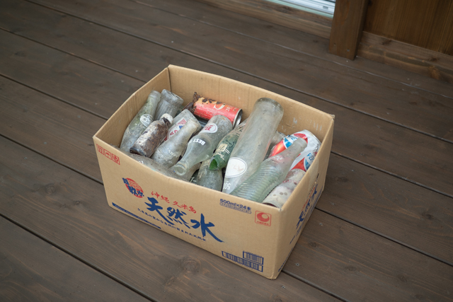 リフォームした古民家で見つかった空き瓶を愛でる会 - 沖縄B級ポータル 